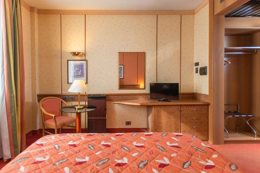 Meditur Hotel Pomezia Room photo